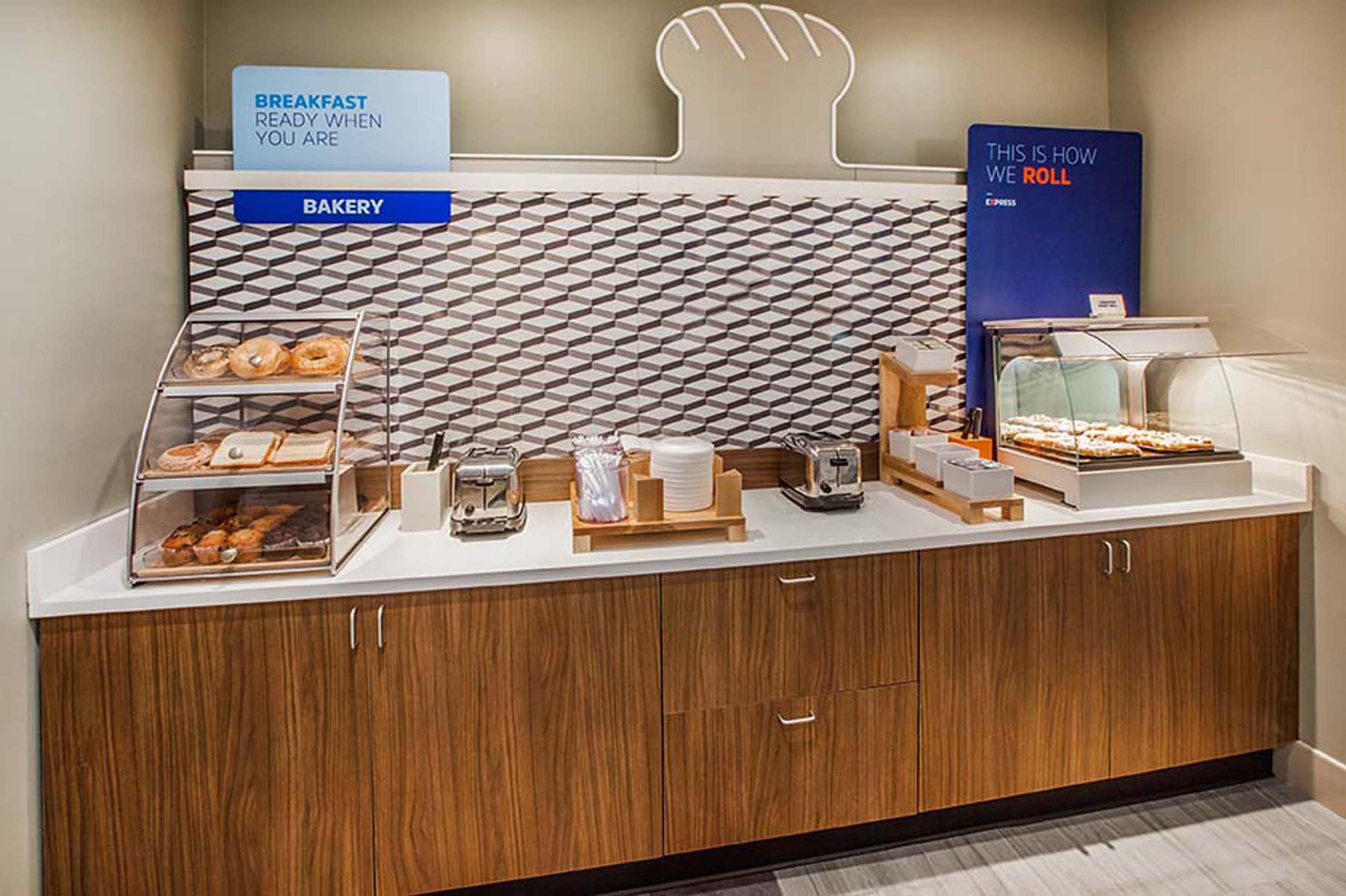 Holiday Inn Express Toledo-Oregon By Ihg Exterior foto