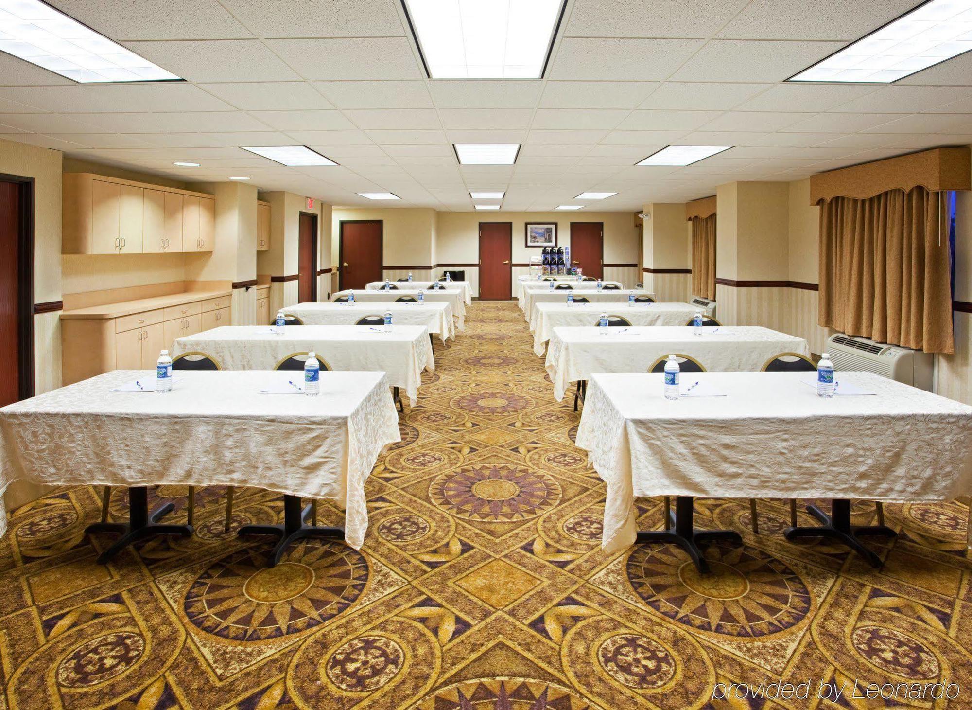 Holiday Inn Express Toledo-Oregon By Ihg Exterior foto